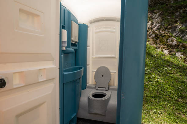Best Standard Portable Toilet Rental  in Indiantown, FL